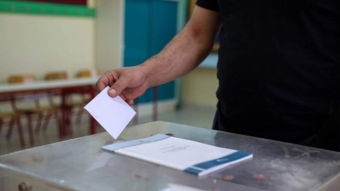 Νέα δημοσκόπηση: Προβάδισμα 8,2% της ΝΔ από τον ΣΥΡΙΖΑ