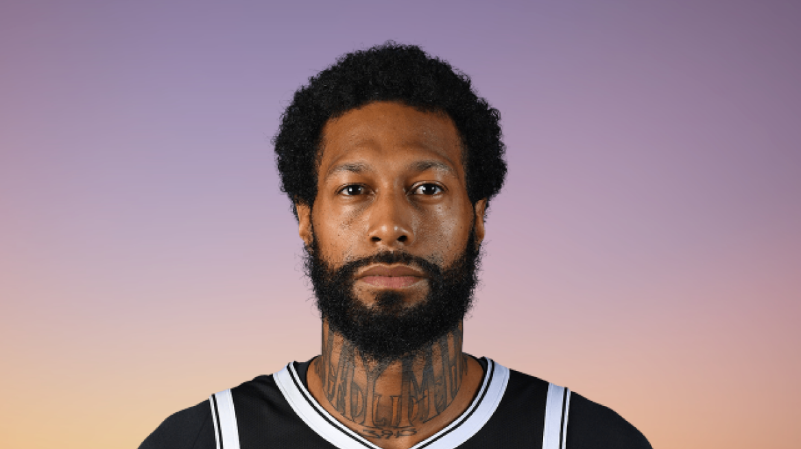 Τζέιμς Τζόνσον: Στην Σαντορίνη ο σταρ του NBA