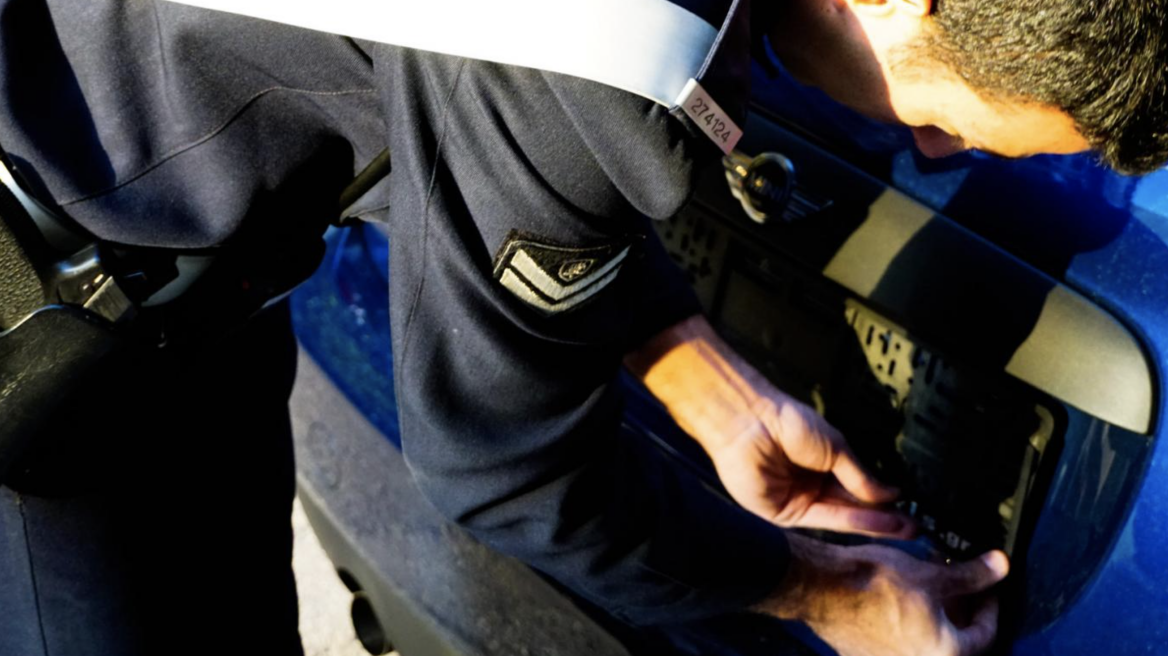 Ελλάδα: Τέλος η αφαίρεση πινακίδων και άδειας