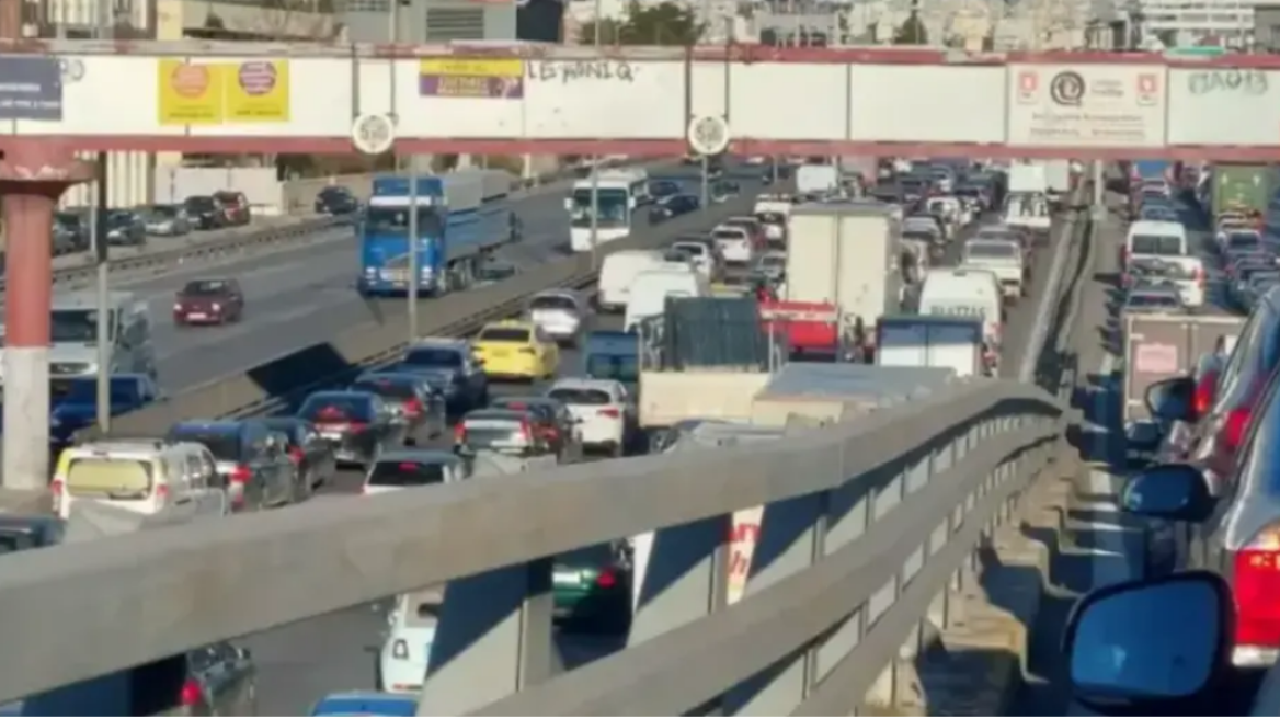 Κίνηση στους δρόμους: Πού έχει μποτιλιάρισμα τώρα στην Αθήνα - Live εικόνα