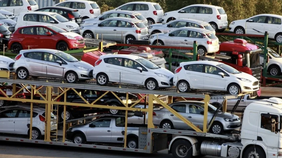 Ελλάδα: Χαμός στα τελωνεία με αμφιβόλου ποιότητας ΙΧ...