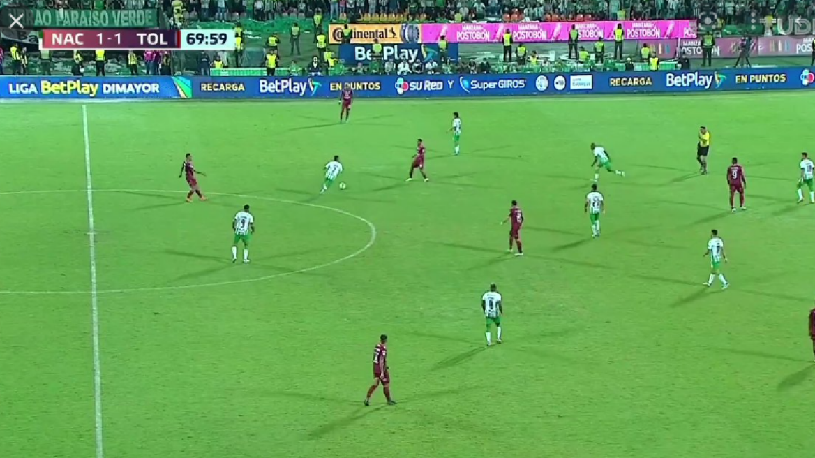 Φοβερό γκολ πίσω από τη σέντρα στο πρωτάθλημα της Κολομβίας 