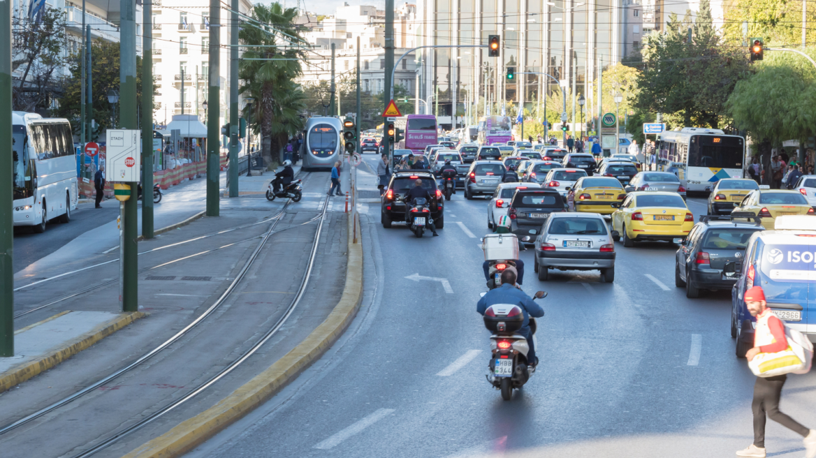 Κίνηση τώρα: Ποιοι δρόμοι έχουν μποτιλιάρισμα