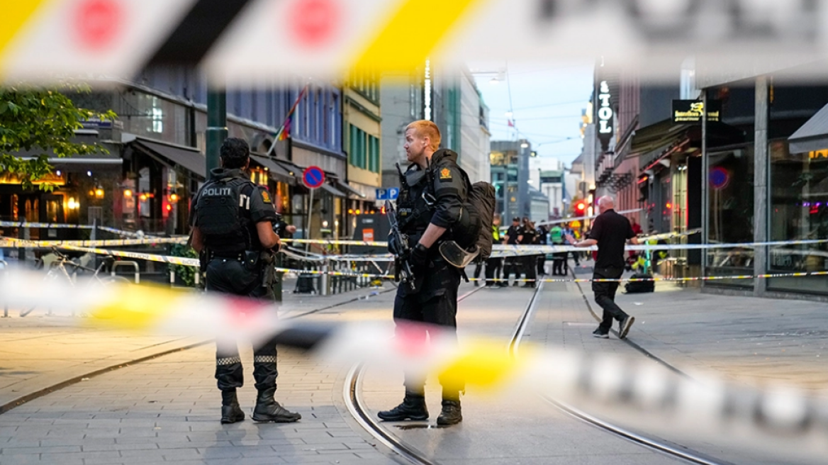 Επίθεση στο Όσλο: «Είμαστε βαθύτατα συγκλονισμένοι από τη χθεσινή φρικτή επίθεση», ανακοίνωσε το ΥΠΕΞ