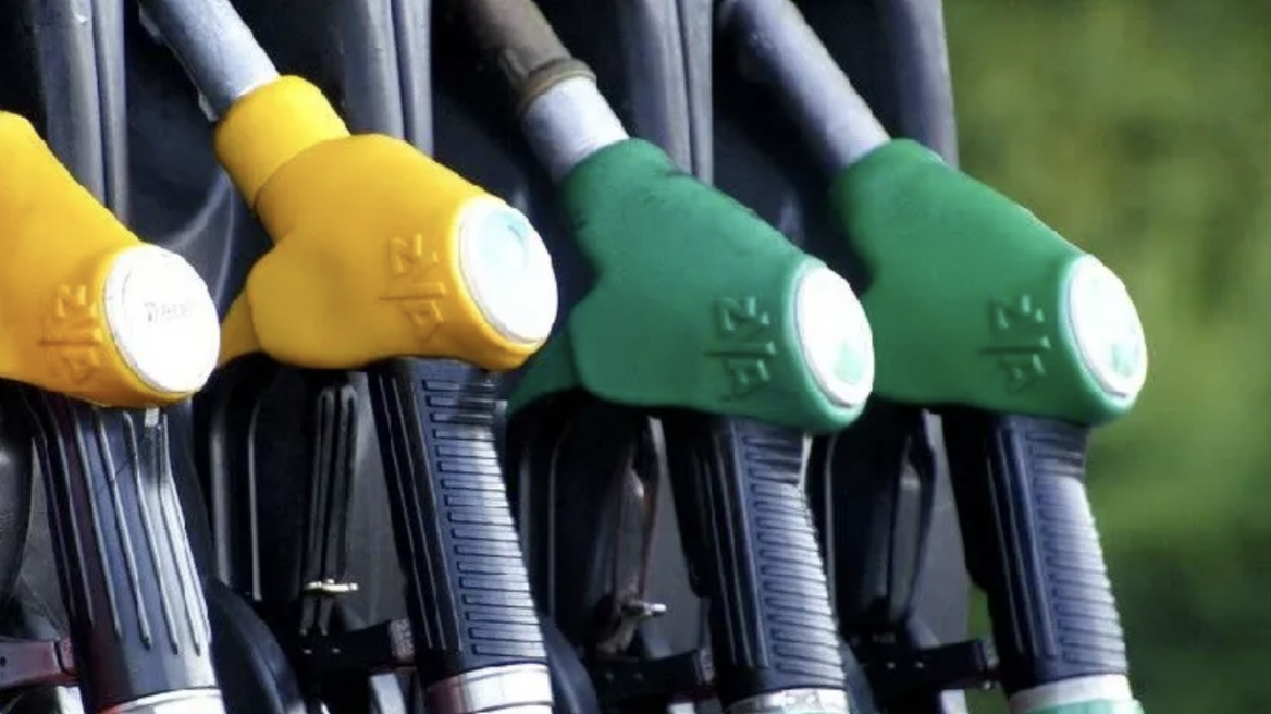 Ζητούν παράταση ζωής για βενζίνης - diesel ΙΧ - Η Ελλάδα επιμένει στην... βόμβα