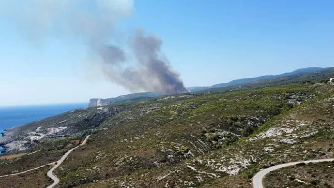 Υπό έλεγχο η φωτιά στο Καμπί Ζακύνθου