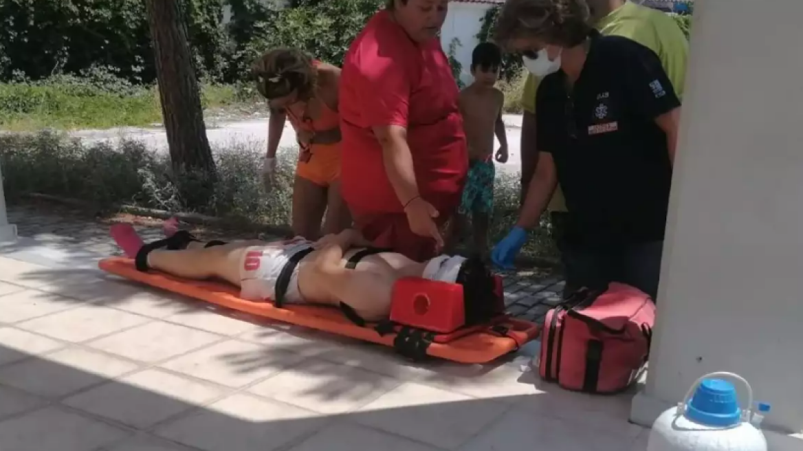 Βόλος: 11χρονος έπεσε στα βράχια και του καρφώθηκε μεταλλικό αντικείμενο στο κεφάλι