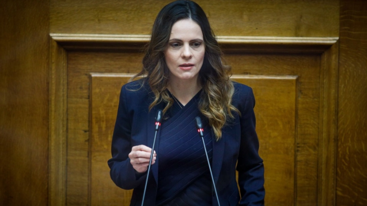 Αχτσιόγλου: «Με ευθύνη της ΝΔ η οικονομική εξαθλίωση των πολιτών»