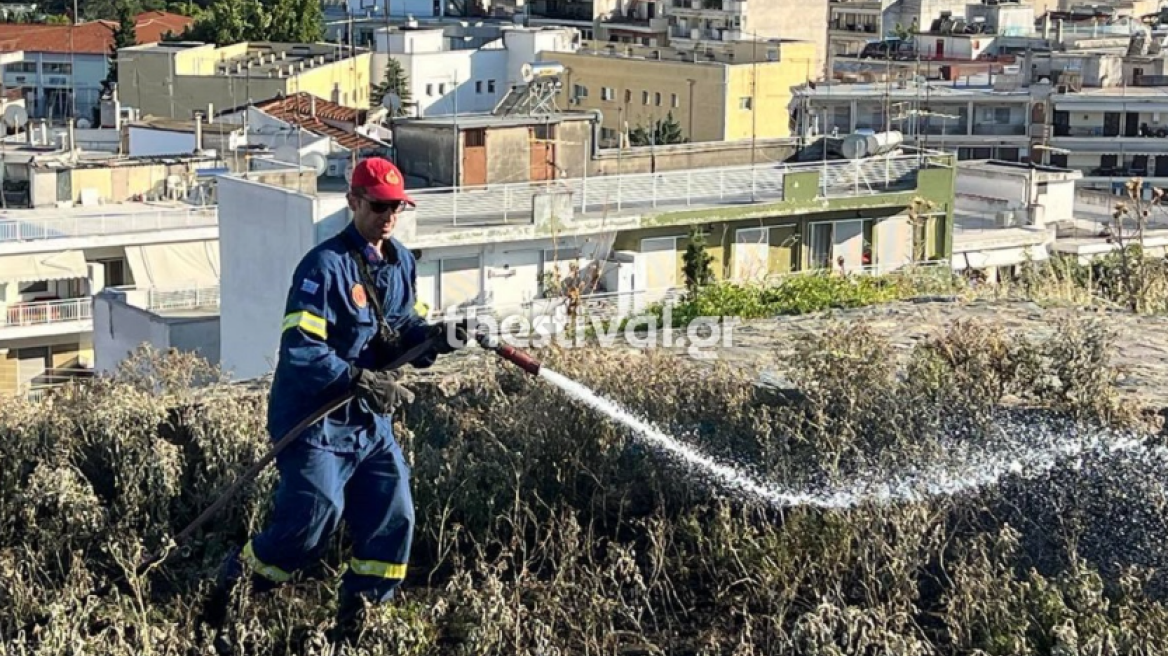 Φωτιά στον λόφο της Τούμπας στη Θεσσαλονίκη 