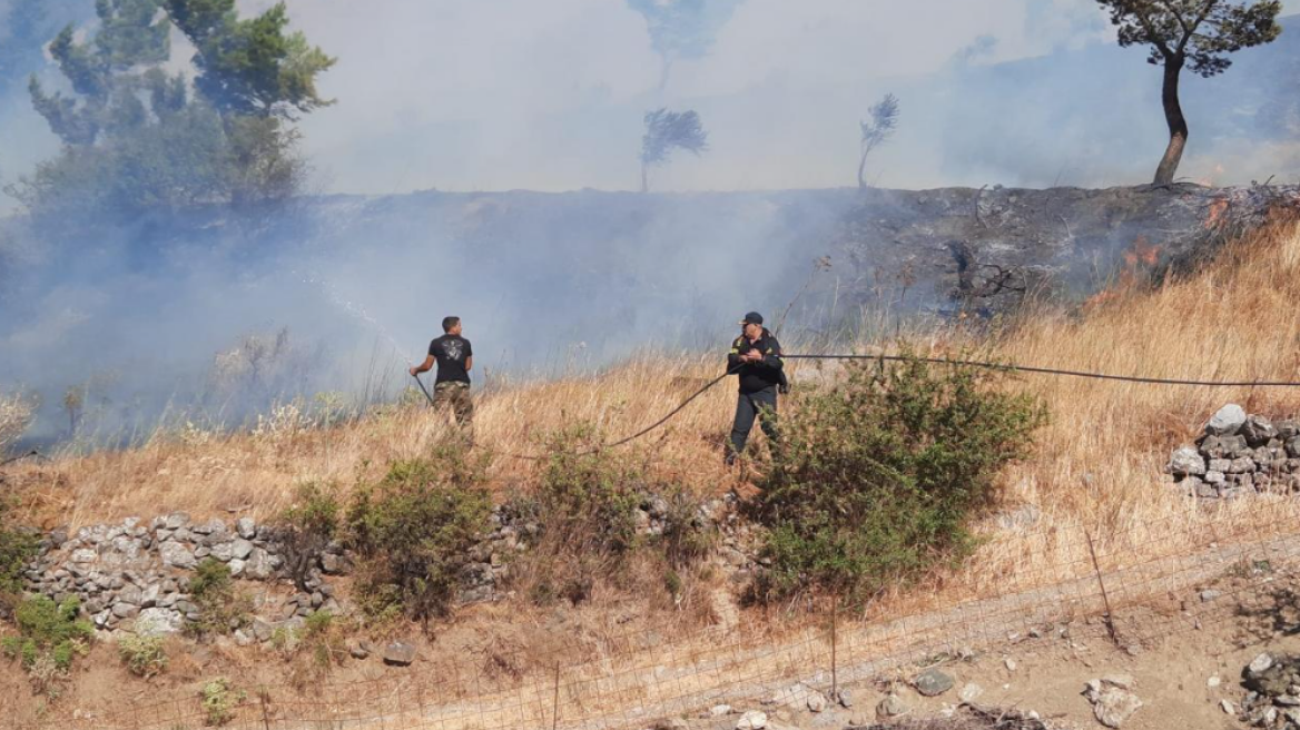 Ρέθυμνο: Υπό πλήρη έλεγχο τα μέτωπα της φωτιάς στον Άγιο Βασίλειο