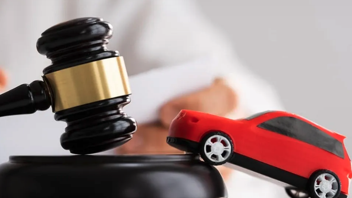 Υπόσχονταν κατασχεμένα ΙΧ και άρπαξαν 400.000 ευρώ