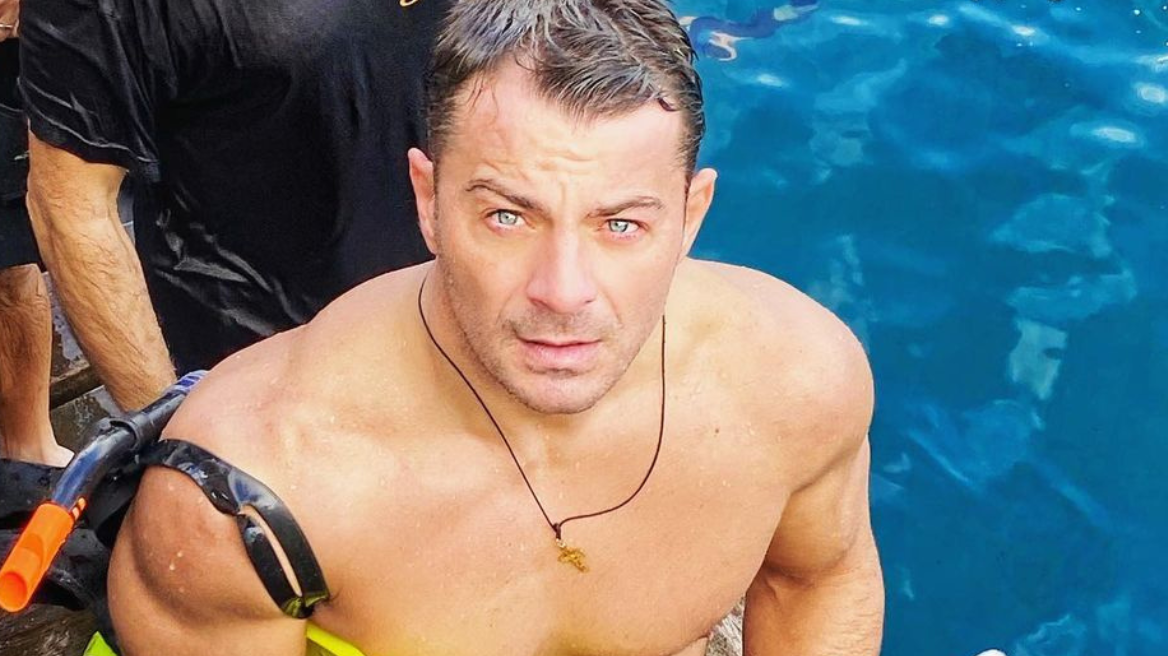 Γιώργος Αγγελόπουλος: Ημίγυμνος στην αγαπημένη του σπηλιά