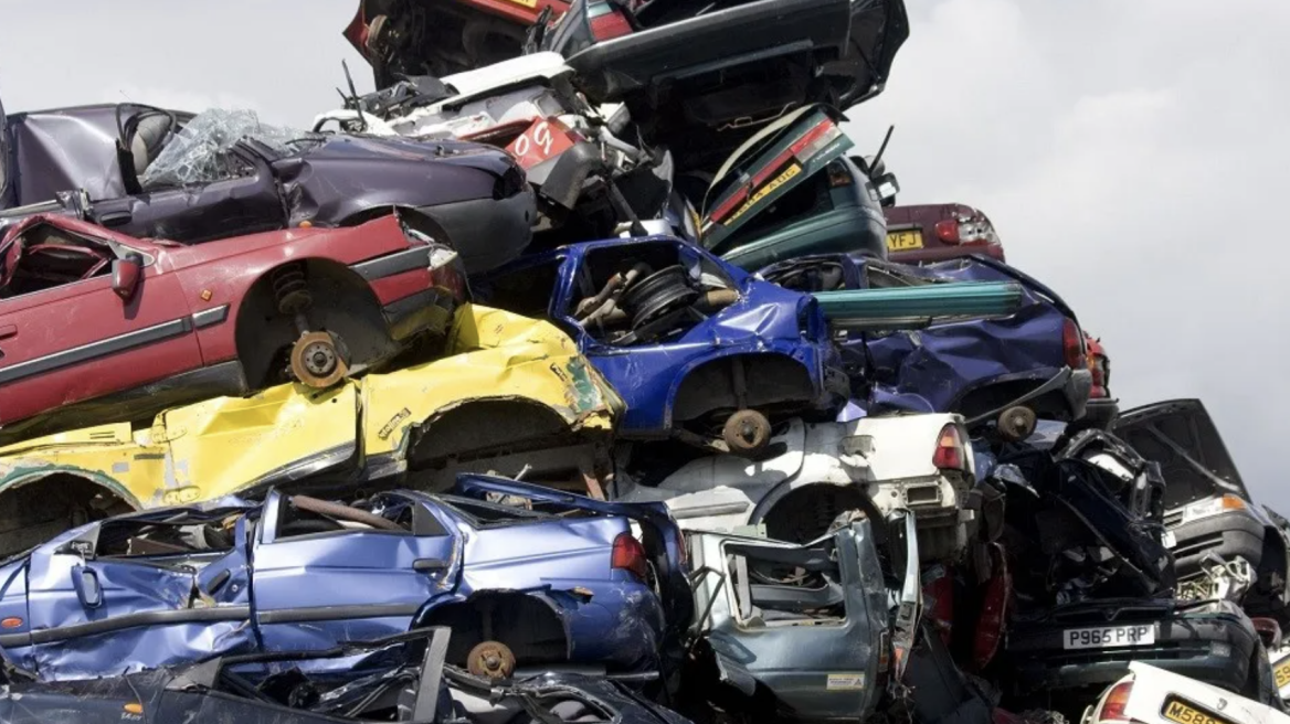 Απίστευτο: Με άδεια κυκλοφορίας κλεμμένο ΙΧ για ανακύκλωση...