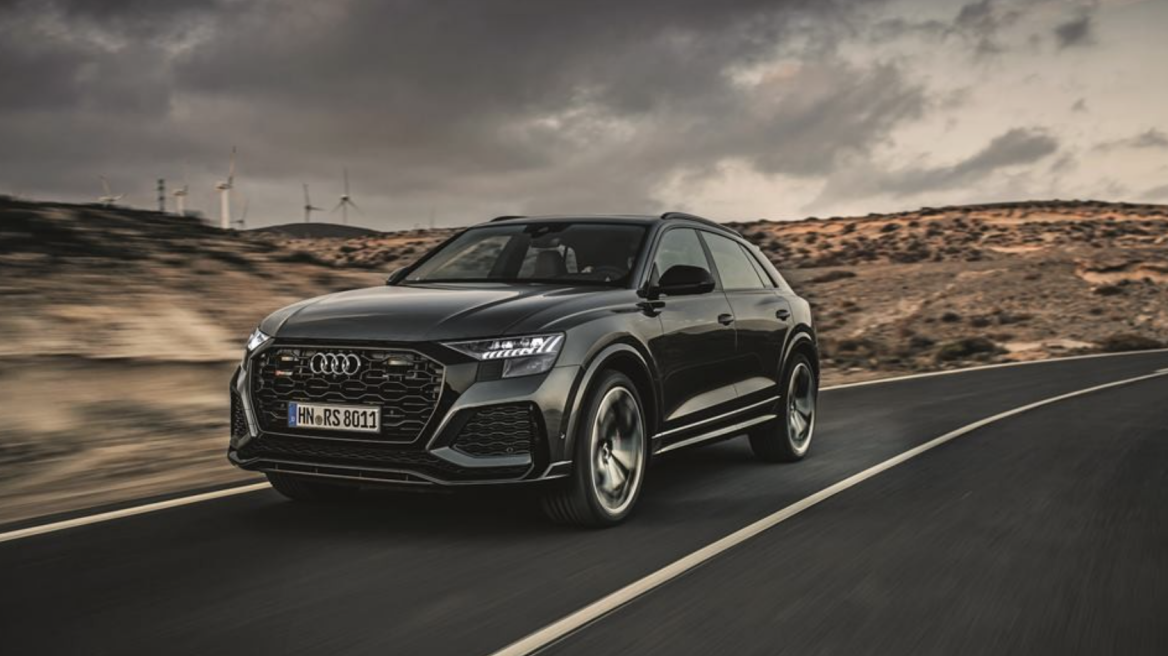 Ποια κρίση; Χαμός για πολυτελή αυτοκίνητα... 