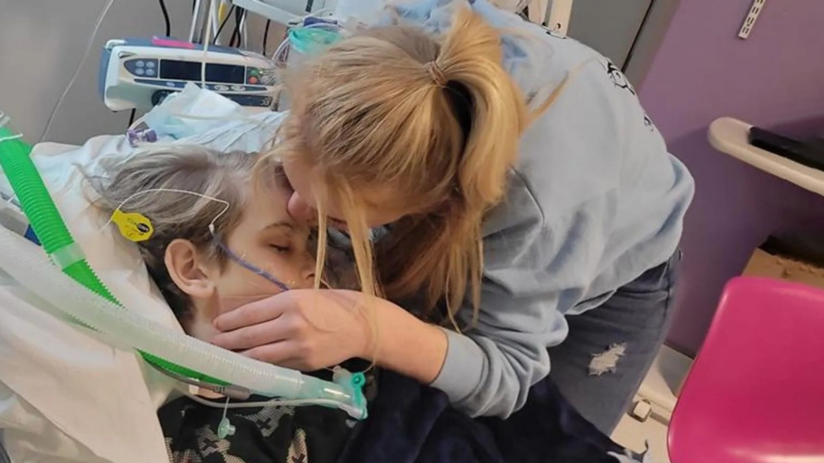 Θρίλερ με τον μικρό  Άρτσι - Αντίστροφη μέτρηση για να αποσυνδέσουν τη μηχανική υποστήριξη