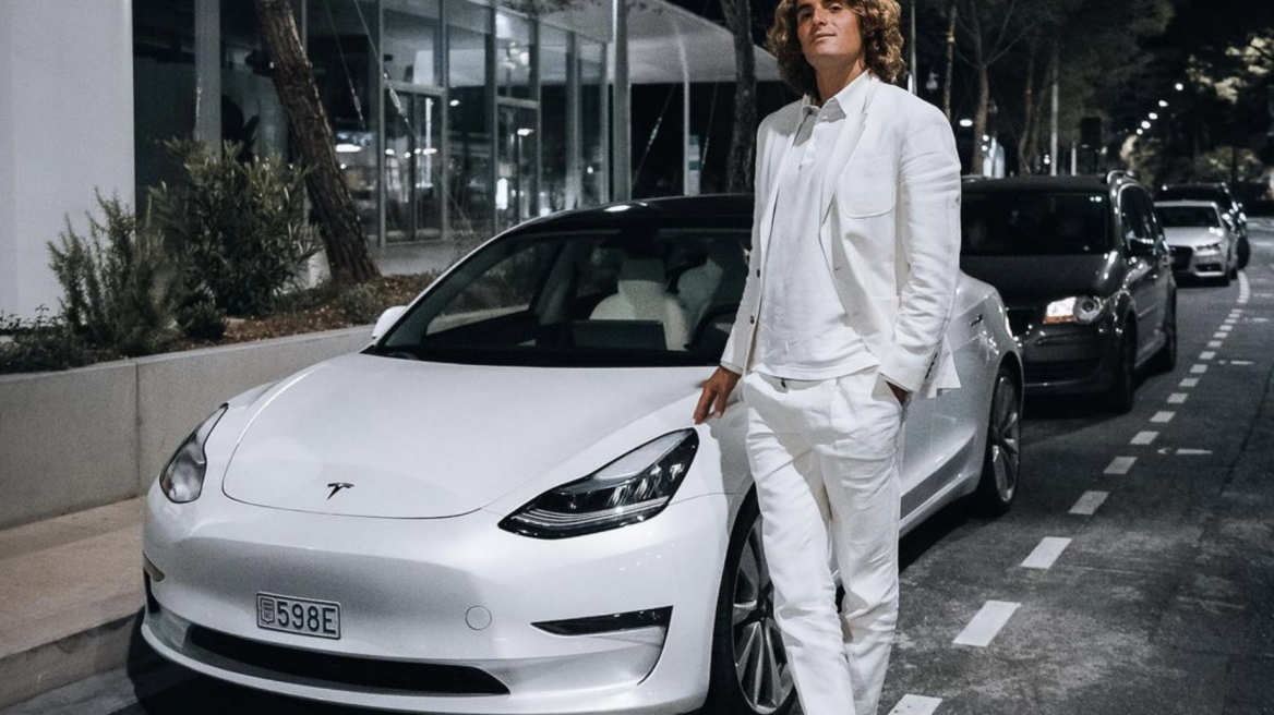 Τσιτσιπάς: Γιατί δεν έκανε δώρο ένα Tesla στον πατέρα του;