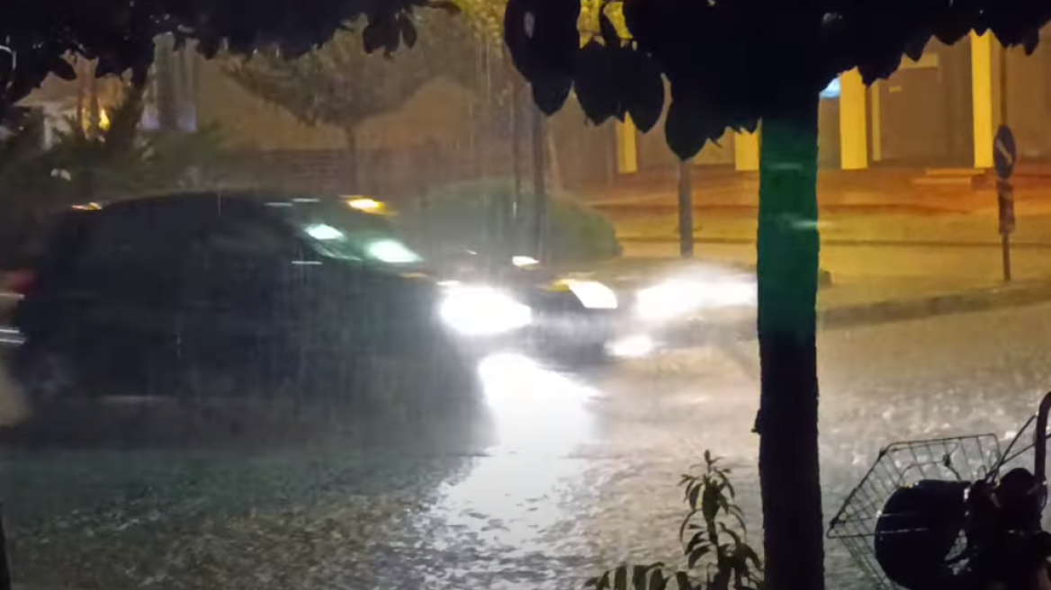 Ισχυρό μπουρίνι σάρωσε την Ήπειρο και την Θεσσαλία - Δείτε βίντεο