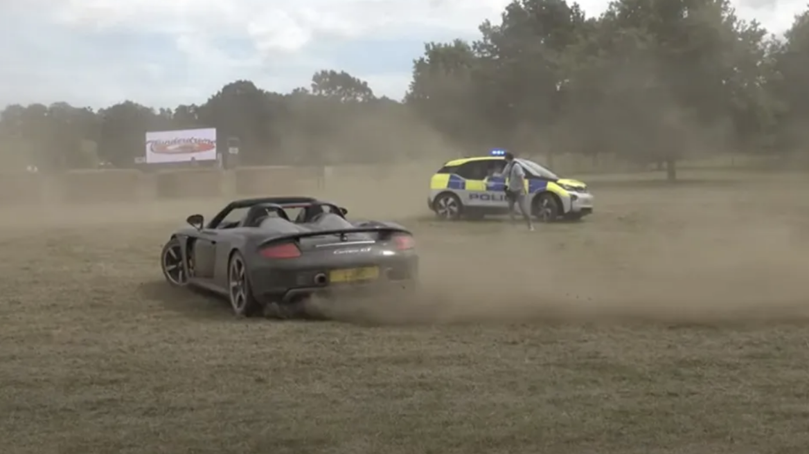 Ένα περιπολικό BMW i3 διασκεδάζει τα supercars