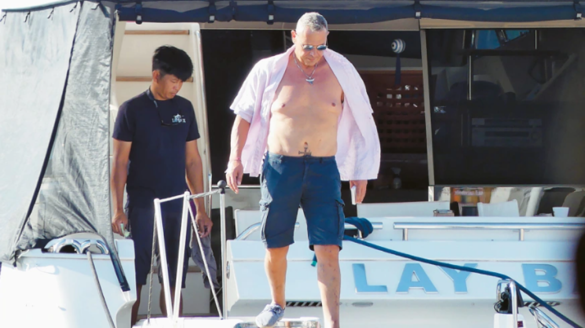 O Πάνος Καμμένος «απαντά» στο φωτορεπορτάζ του Πρώτου Θέματος