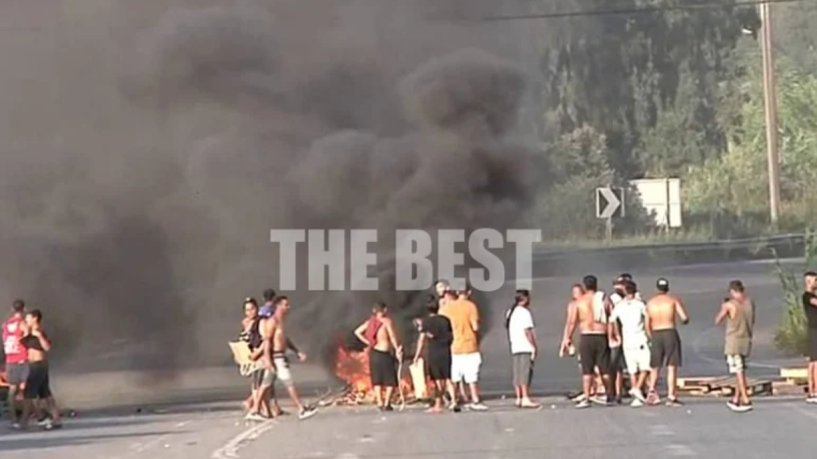 Άνοιξε η Πατρών-Πύργου: Ισχυρή αστυνομική παρουσία παραμένει στο σημείο