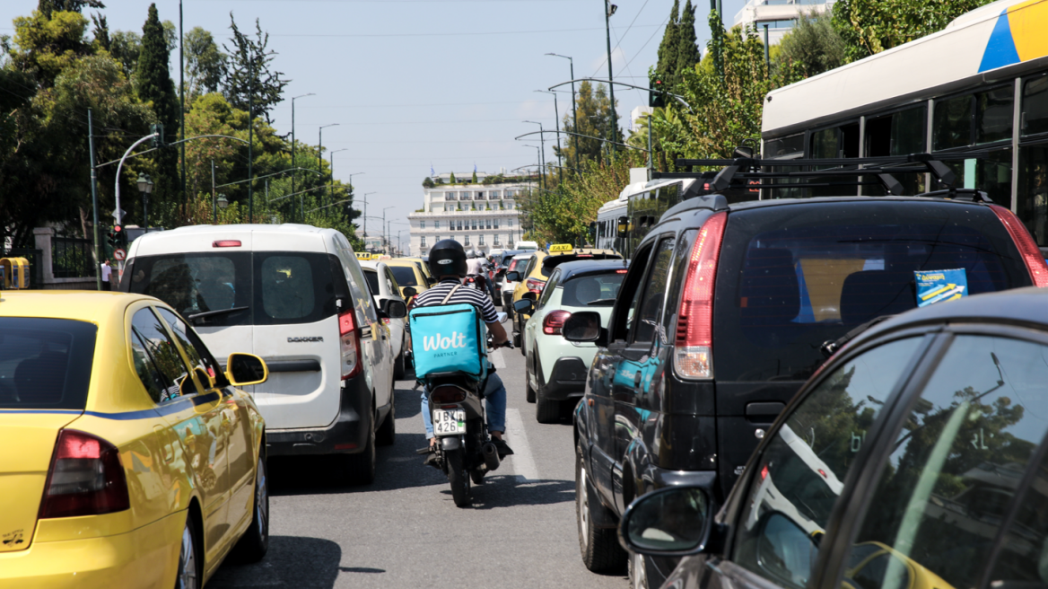 Κίνηση στους δρόμους: Πού θα βρείτε μποτιλιάρισμα τώρα - Live εικόνα