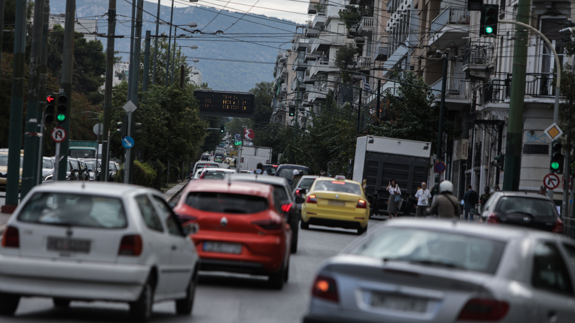 Κίνηση στους δρόμους: Μποτιλιάρισμα τώρα σε Κηφισό και κέντρο - Live εικόνα 
