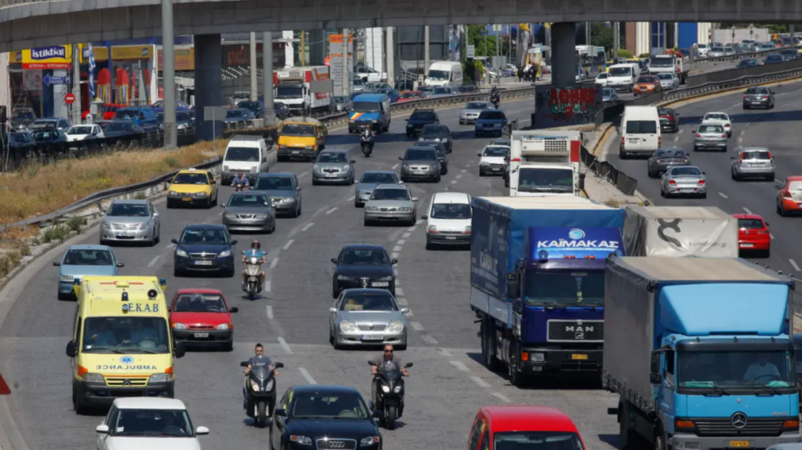 Κίνηση στους δρόμους: Μποτιλιαρισμένος ο Κηφισός στο ανοδικό ρεύμα  - Η κίνηση τώρα στο κέντρο