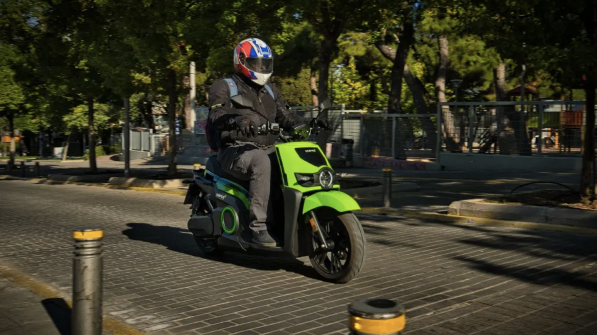 Στα χέρια μας το ηλεκτρικό Silence S02