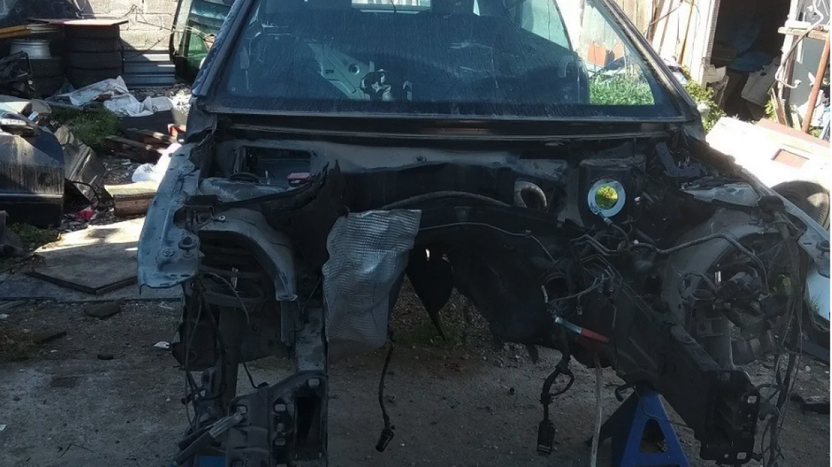 Πωλούσε κλεμμένα ΙΧ με άδειες τρακαρισμένων