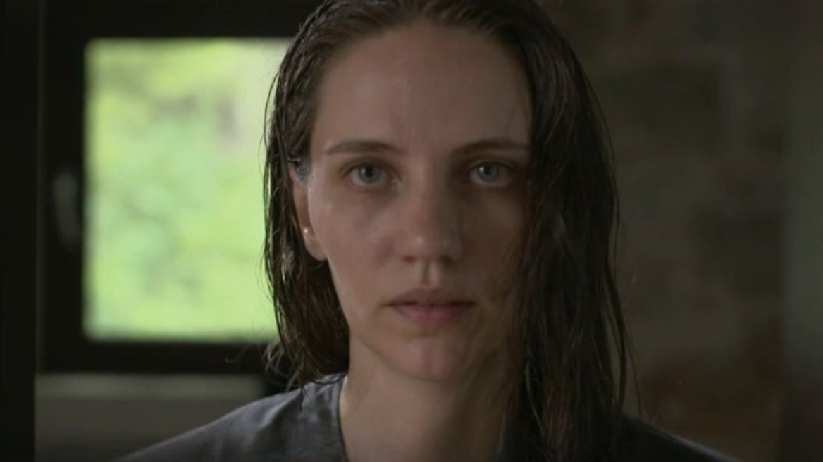 Μαύρο Ρόδο: Η Ελισάβετ εμφανίζεται χωρίς ράσα μπροστά στον Πέτρο - Δείτε το απόσπασμα