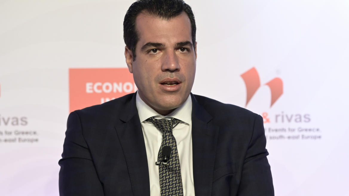 Πλεύρης για ανεμβολίαστους υγειονομικούς: Άτομα που δεν πιστεύουν στην επιστήμη δεν έχουν θέση στο ΕΣΥ