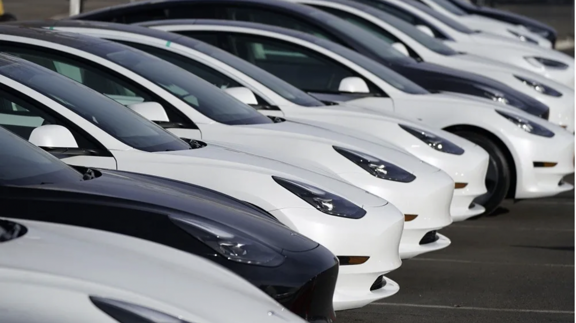 Χιλιάδες είναι τα απούλητα Tesla στα εργοστάσια - Τι συμβαίνει;