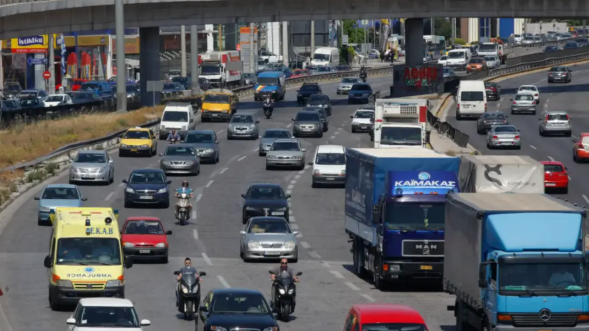 Κίνηση στους δρόμους: Μποτιλιάρισμα λόγω τροχαίου στη λεωφόρο Κηφισού