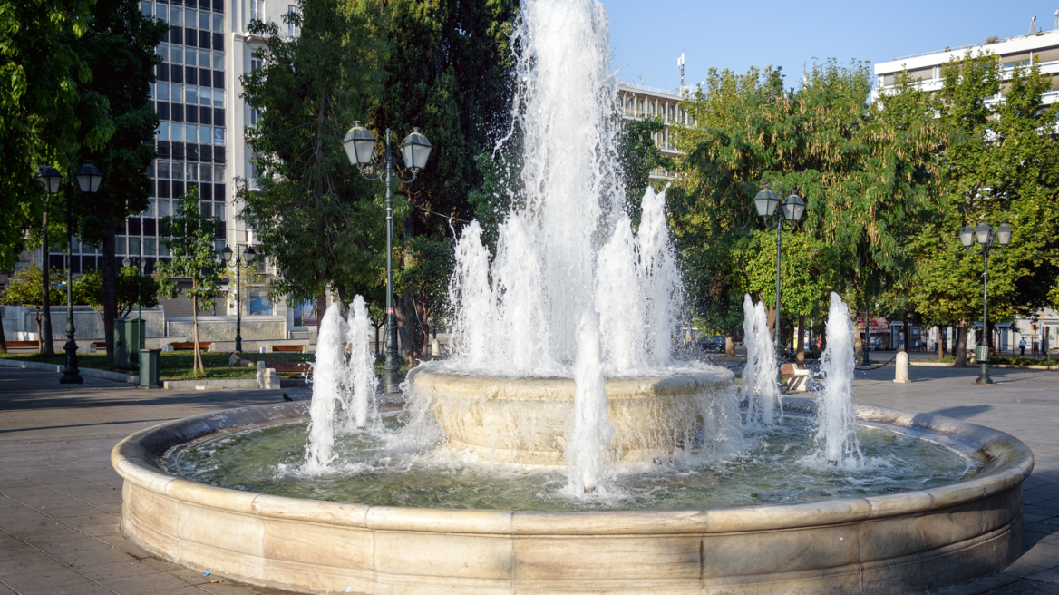 Καιρός: Υψηλές για την εποχή θερμοκρασίες και την Τρίτη - Υποχωρεί ο υδράργυρος ανήμερα της 28ης Οκτωβρίου