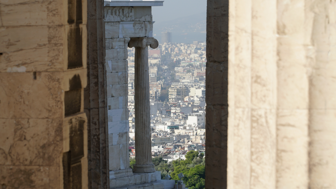Καιρός: Δευτέρα με ήλιο και 26 βαθμούς - ΄Έρχονται βροχές μέσα στο Σαββατοκύριακο 