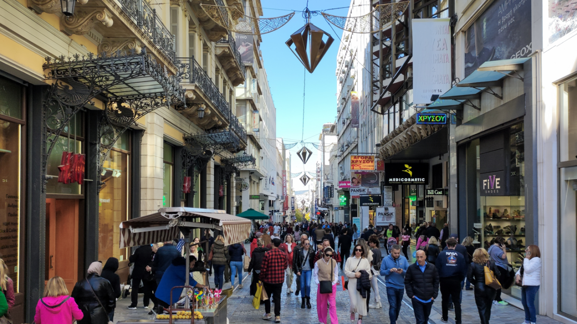 Κίνηση στους δρόμους - Black Friday: Χαμηλές ταχύτητες στο κέντρο - Καθυστερήσεις στην Αττική Οδό στο ρεύμα προς Λαμία 