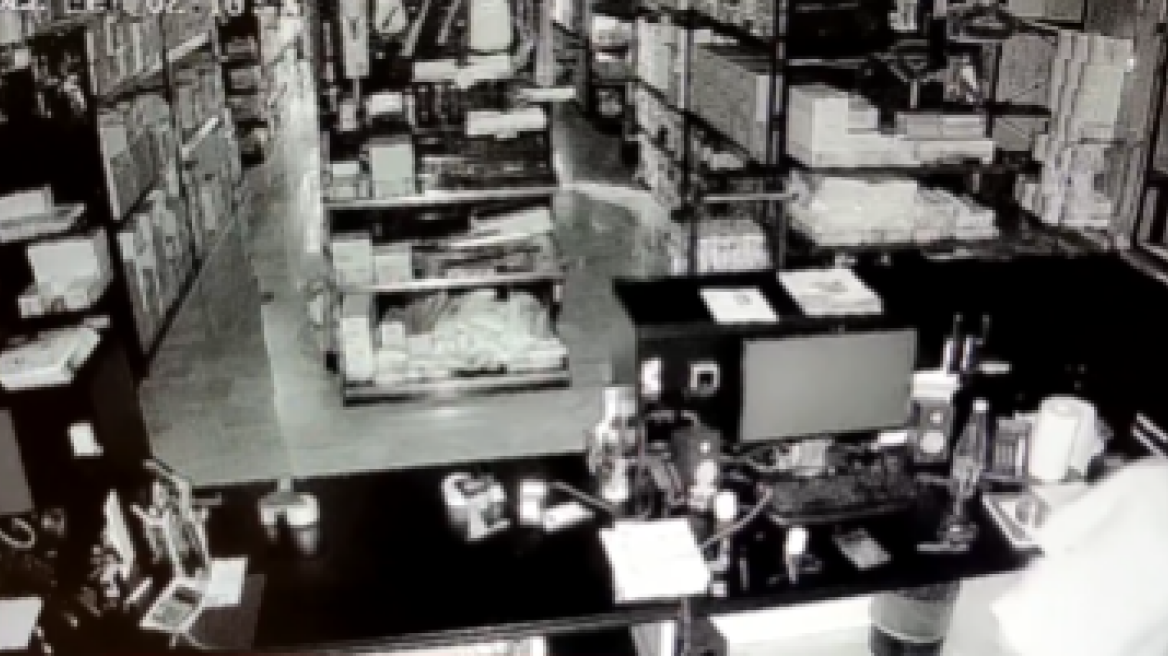 Βίντεο - ντοκουμέντο από τον ληστή με το φρεάτιο – Πώς δρούσε