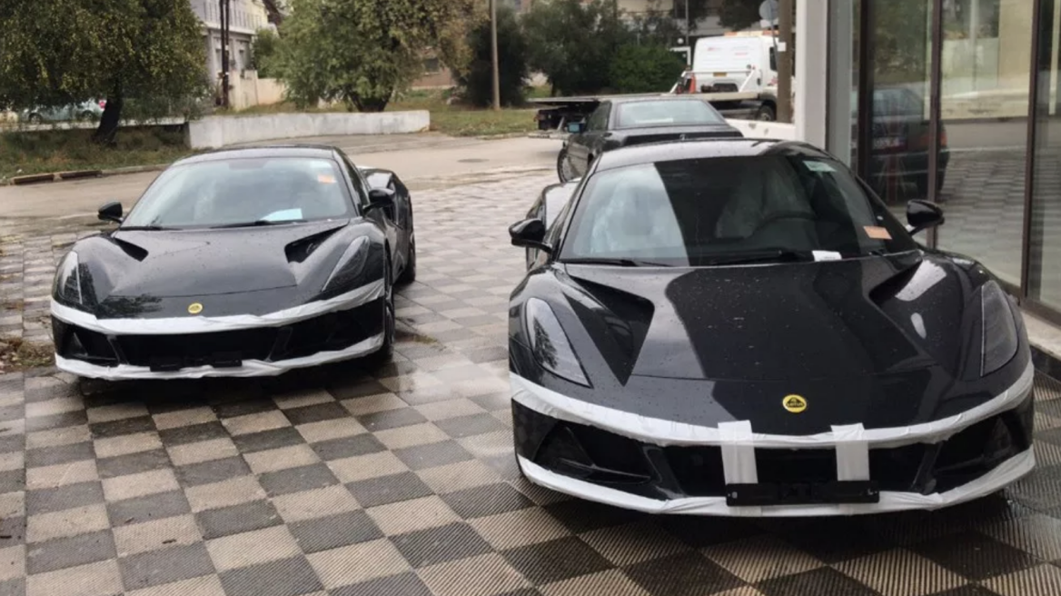 Κάνουμε unboxing στη νέα Lotus Emira (+video)