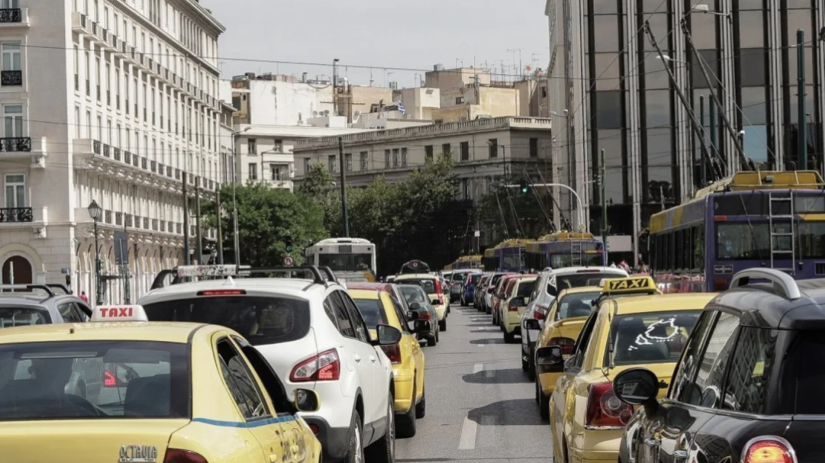 Κίνηση στους δρόμους: Μποτιλιάρισμα σε Κηφισίας και Κηφισό - Δείτε Live