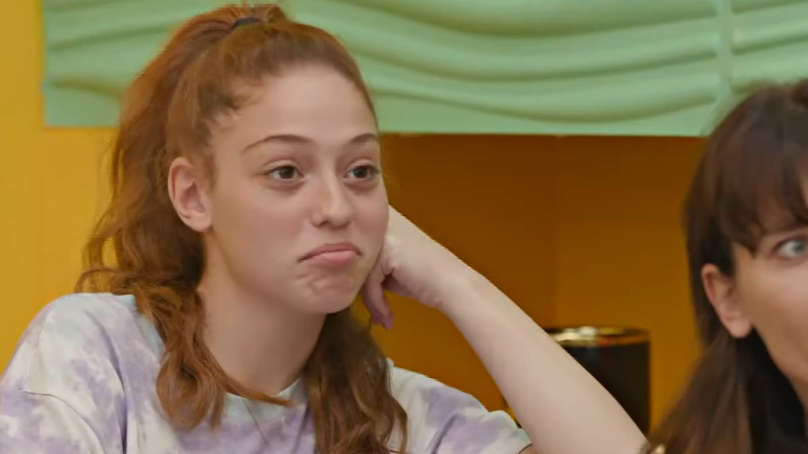 GNTM 5: Τα μοντέλα καλούνται να βαθμολογήσουν η μία την άλλη