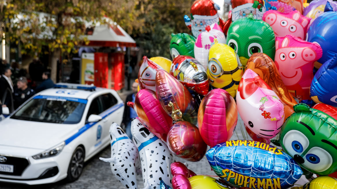 Το εορταστικό ωράριο αναλυτικά: Πότε κλείνουν τα εμπορικά καταστήματα 