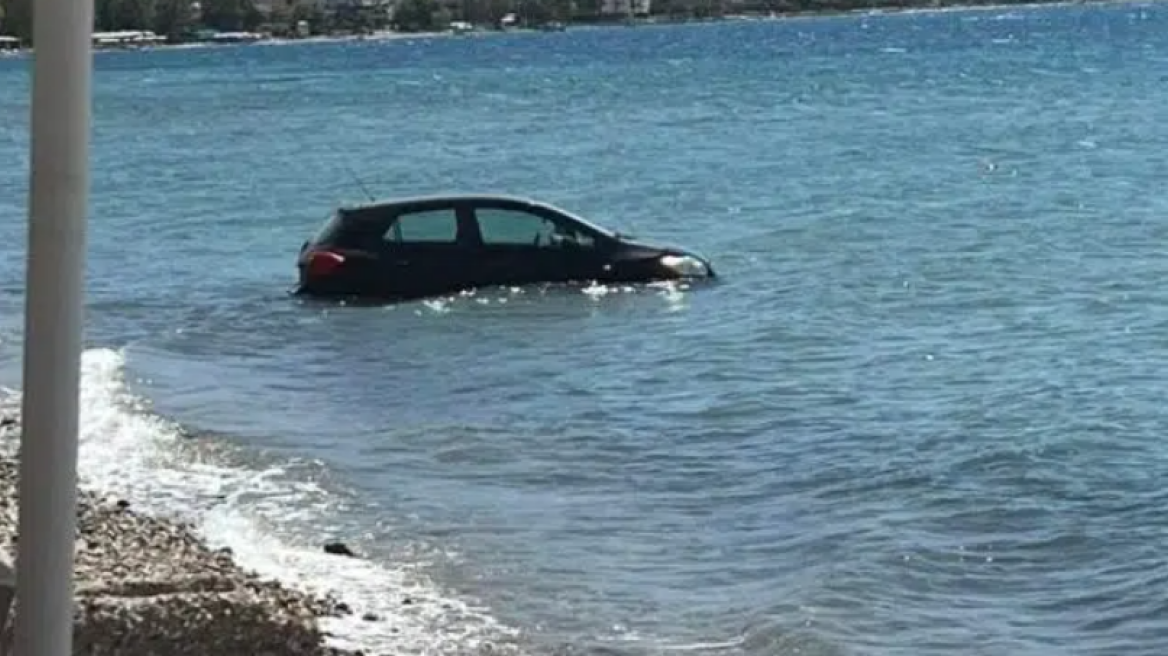 Αίγιο: Πτώση αυτοκινήτου στη θάλασσα