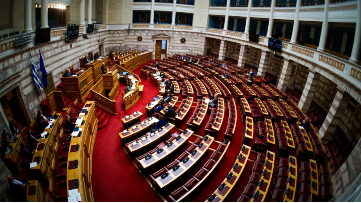 Βουλή: Την Τρίτη η ψήφιση της τροπολογίας για το κόμμα Κασιδιάρη λόγω της κηδείας του κυβερνήτη του Phantom 