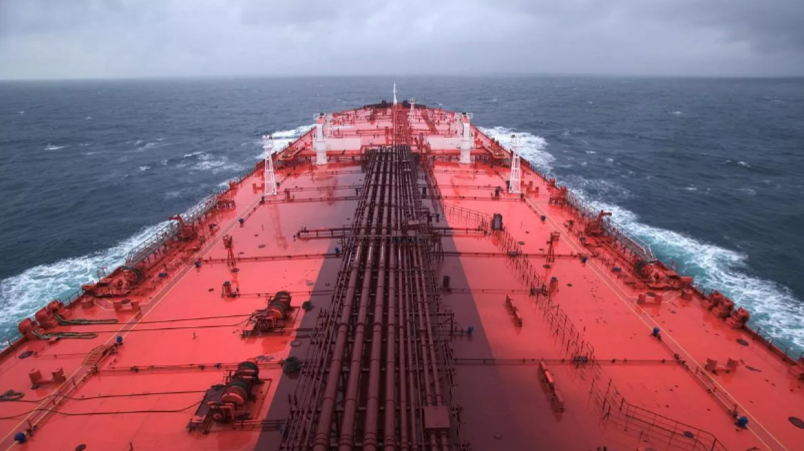 Bloomberg: Σε νέο ελληνικό hotspot η μυστική μεταφορά ρωσικού πετρελαίου