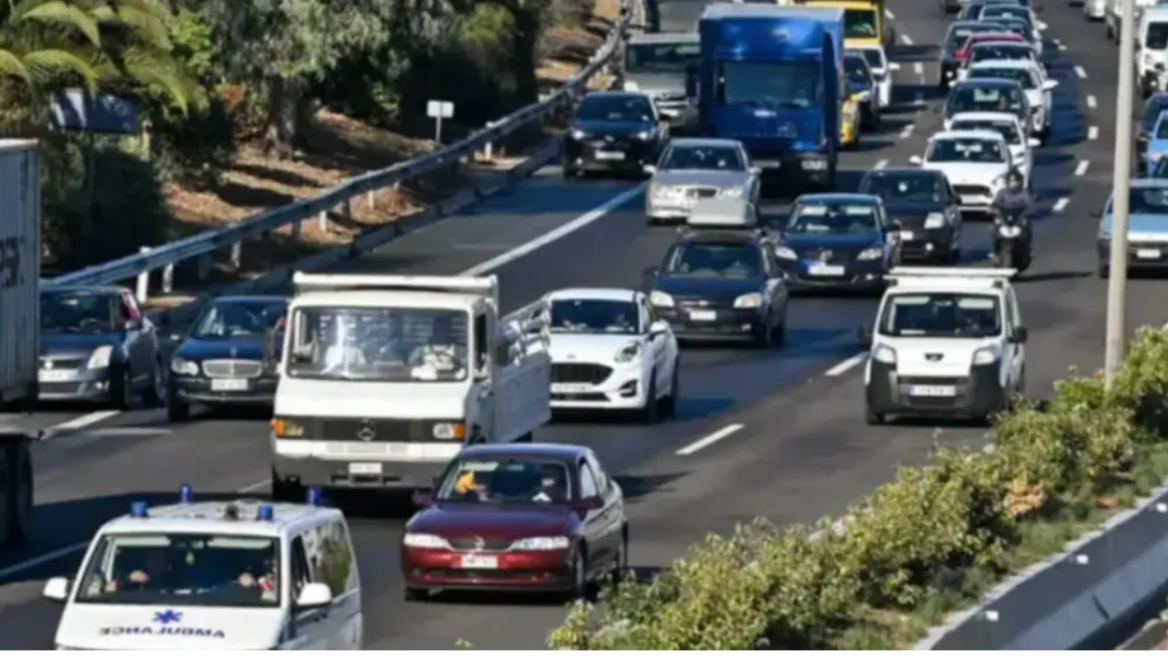 Κίνηση στους δρόμους: Μποτιλιάρισμα σε Κηφισό και Κηφισίας - Live εικόνα