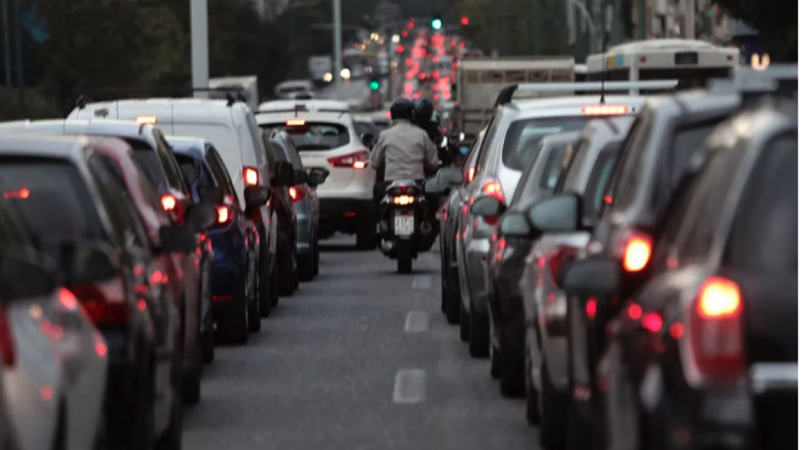 Τέλος οι... σφήνες από τα μηχανάκια