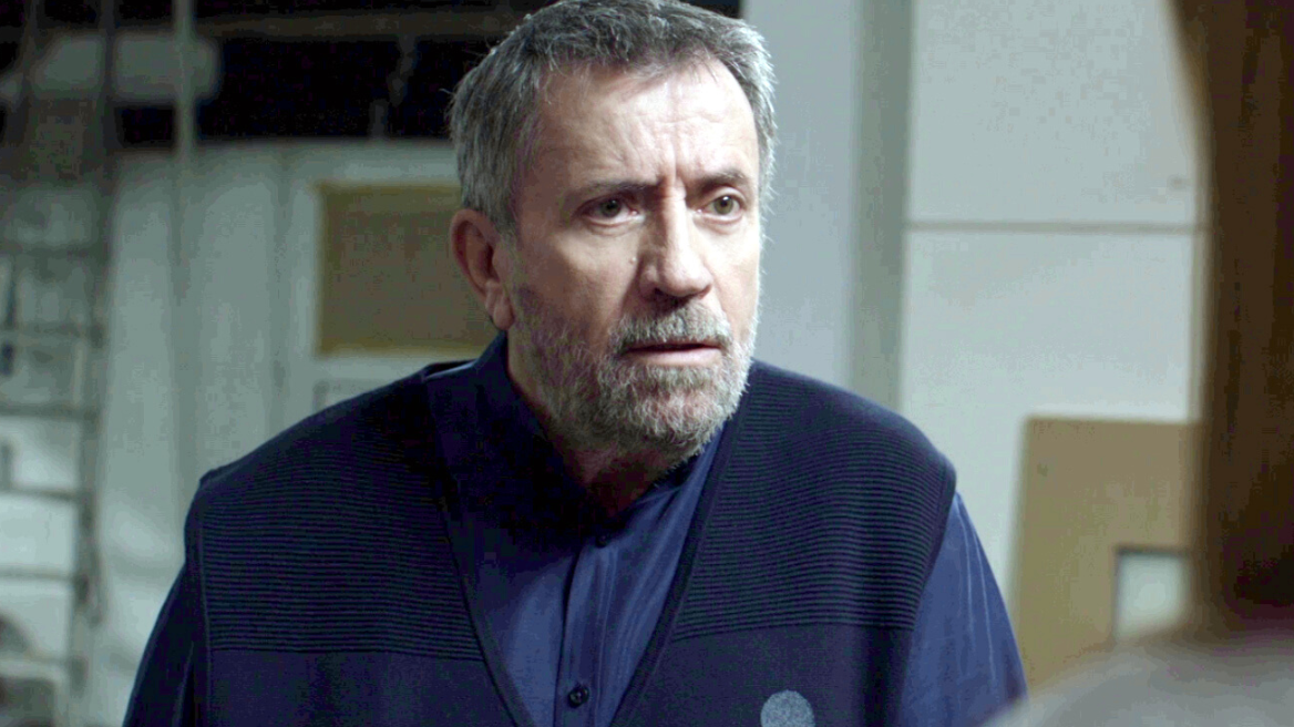 Κάνε ότι κοιμάσαι: Η Βικτόρια πηγαίνει να παραδοθεί στην Αστυνομία