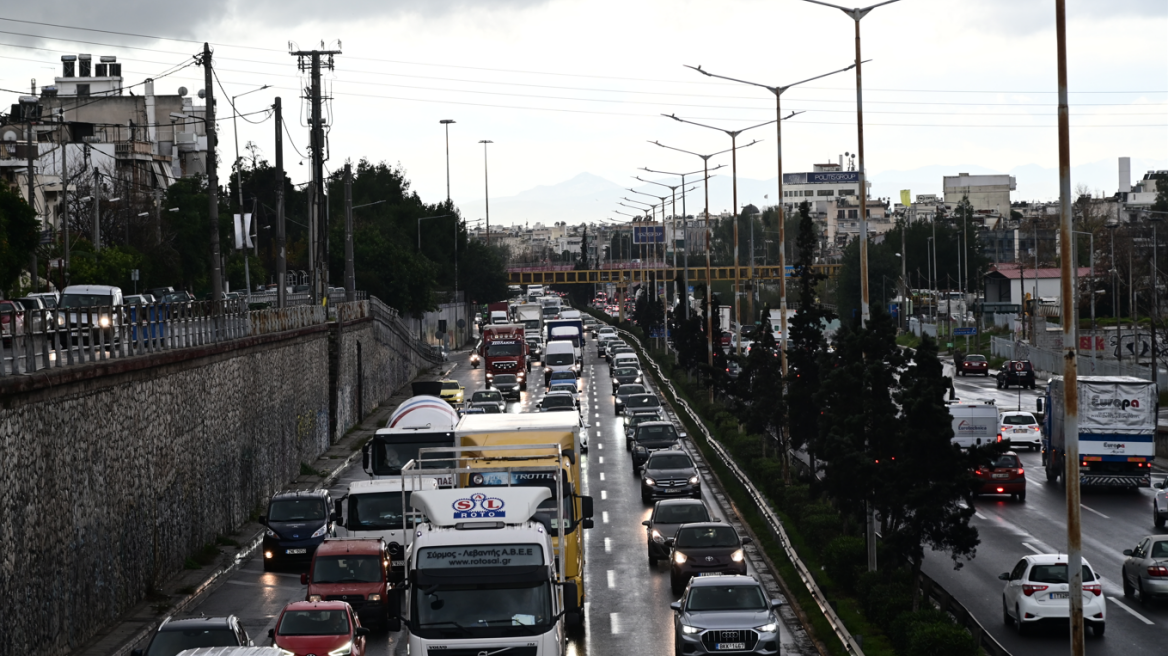 Κίνηση στους δρόμους: Μποτιλιάρισμα στον Κηφισό - Live εικόνα 