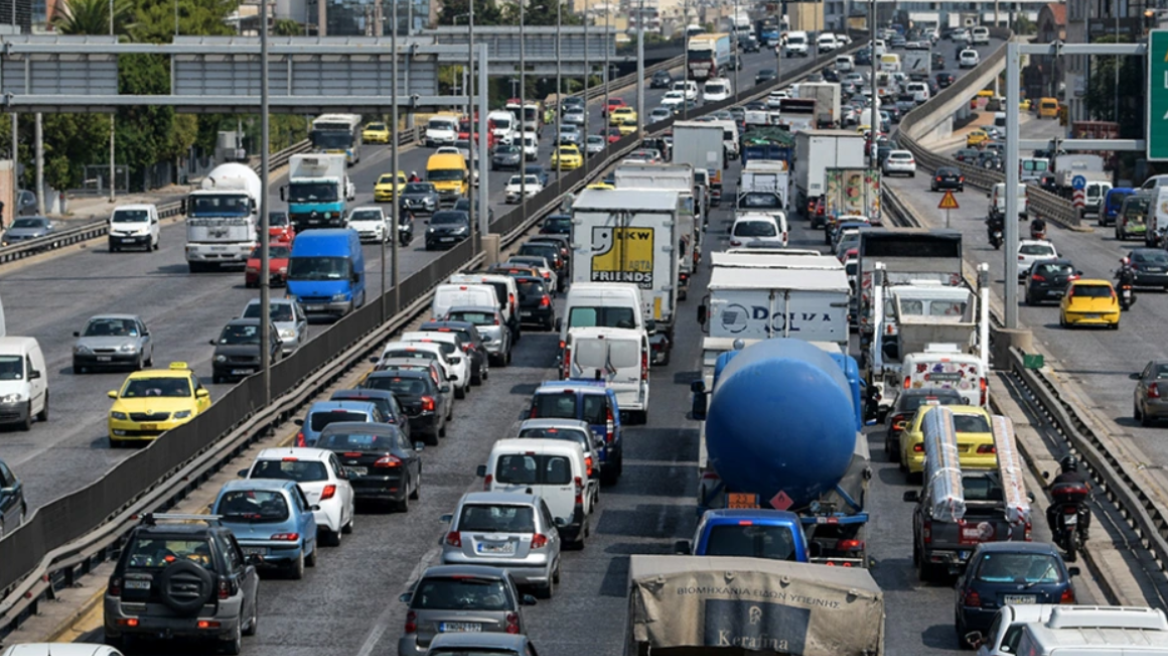 Κίνηση στους δρόμους: Μποτιλιάρισμα στον Κηφισό και στα δύο ρεύματα - Live εικόνα 