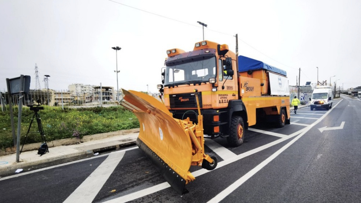 Ηρθε στην Αττική ο γίγαντας των εκχιονιστικών (video)